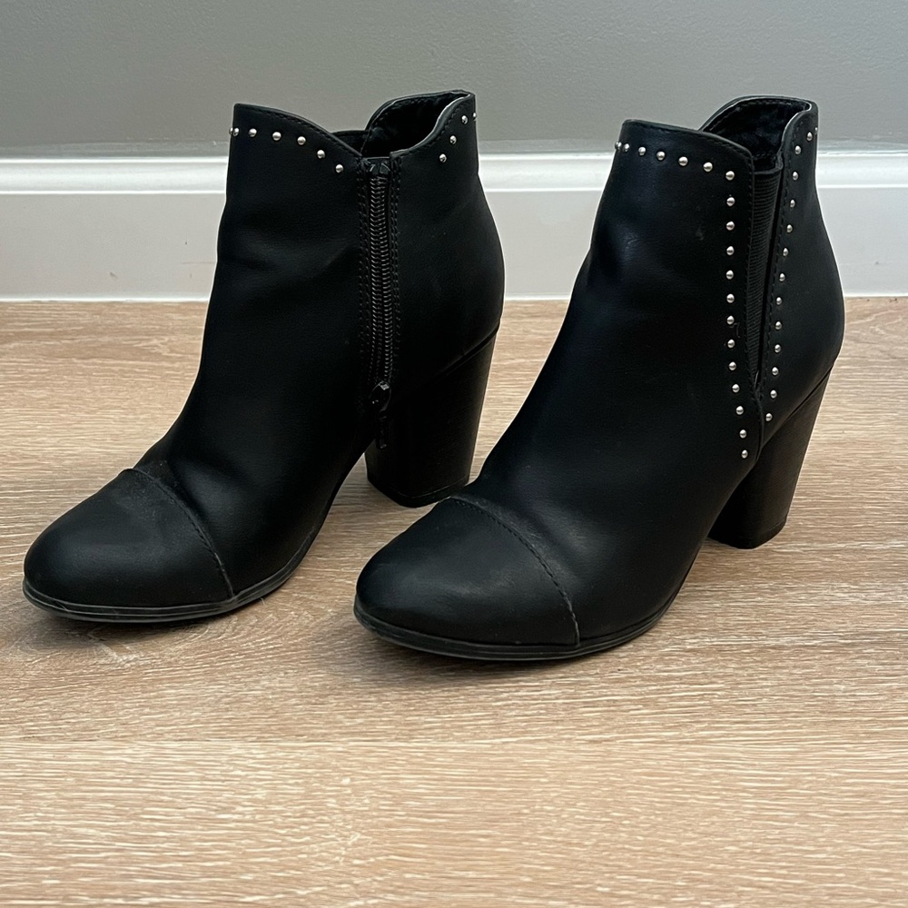 Women’s ankle boots LC Lauren Conrad size 6